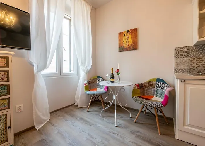 Old City Romantic Studios 3