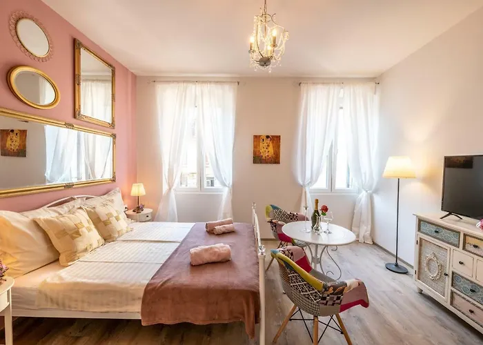 Old City Romantic Studios 3
