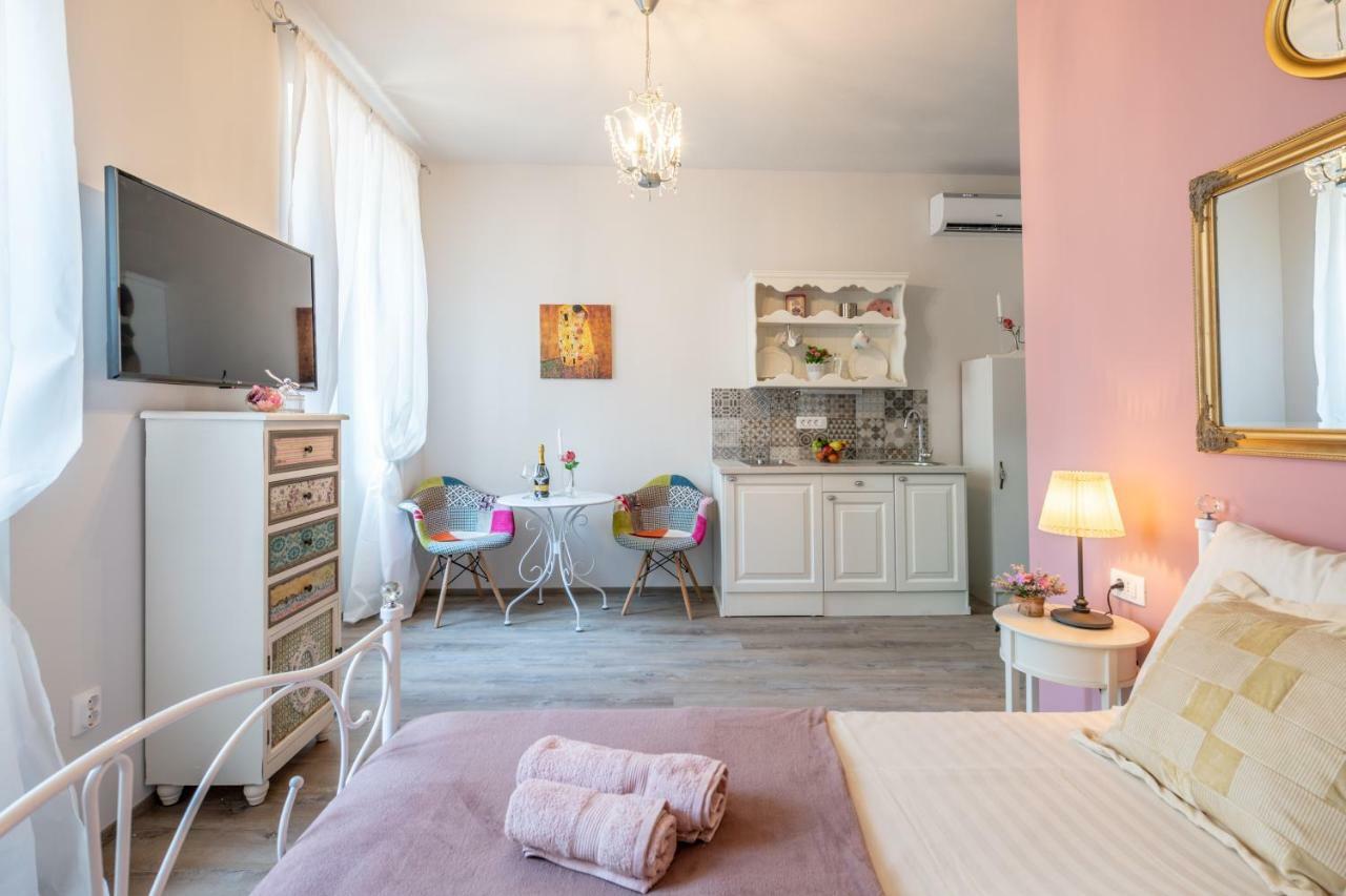 Old Romantic 3 Apartment Pula