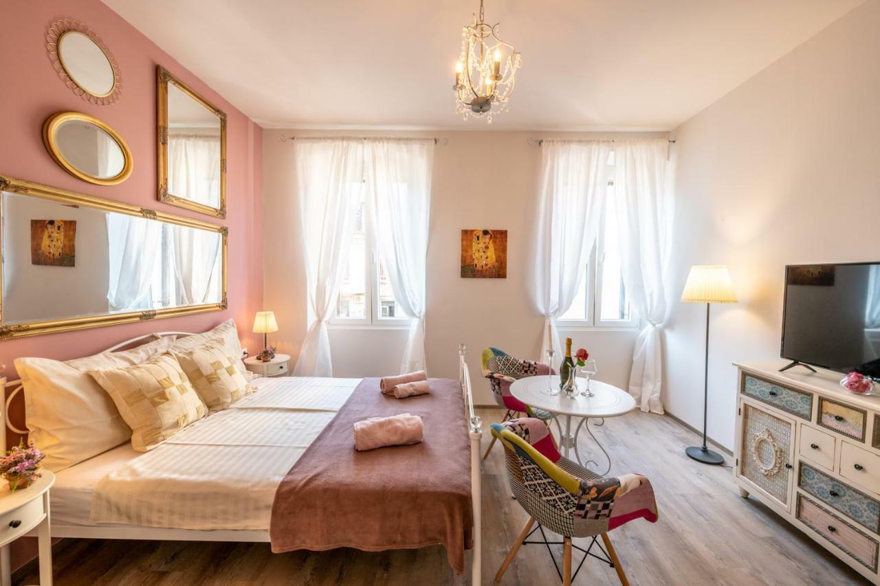 Old Romantic 3 Apartment Pula
